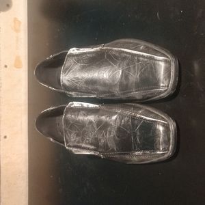 District 3 dress shoes